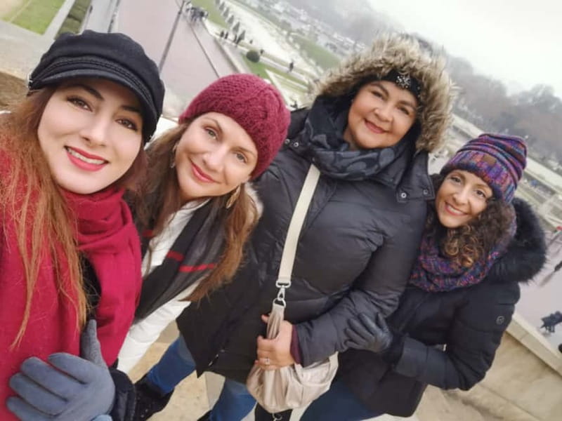 Paris: Private Custom Highlights and Gems Tour with a Local - Price and value: what $94 per person really buys