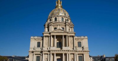 Paris: Private Customizable City Tour in Spanish - Meeting your guide in central Paris (and finding them fast)
