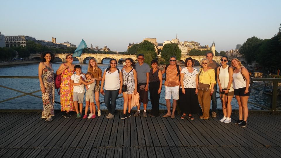 Paris: Private Customizable City Tour in Spanish - The walking route: what each stop is really good for
