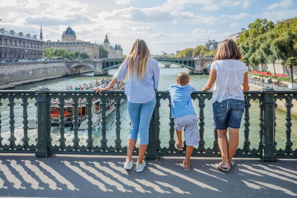 Paris: Private Family Tour, Highlights and Museum Visit - Notre Dame from the outside: stories without the inside ticket pressure