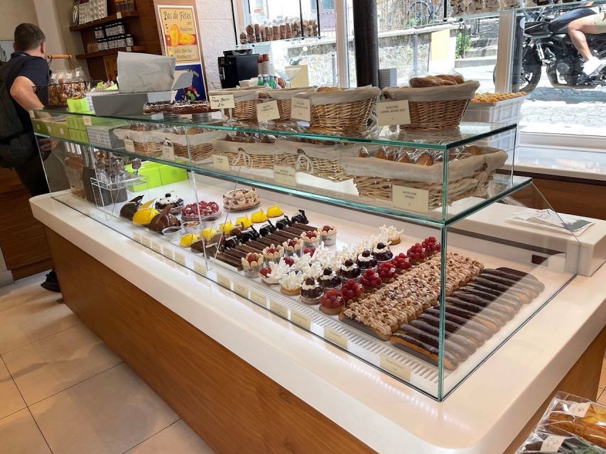 Paris: Private Food Tour in Montmartre - Guides Make the Difference: Stanislas and Stephan’s Style