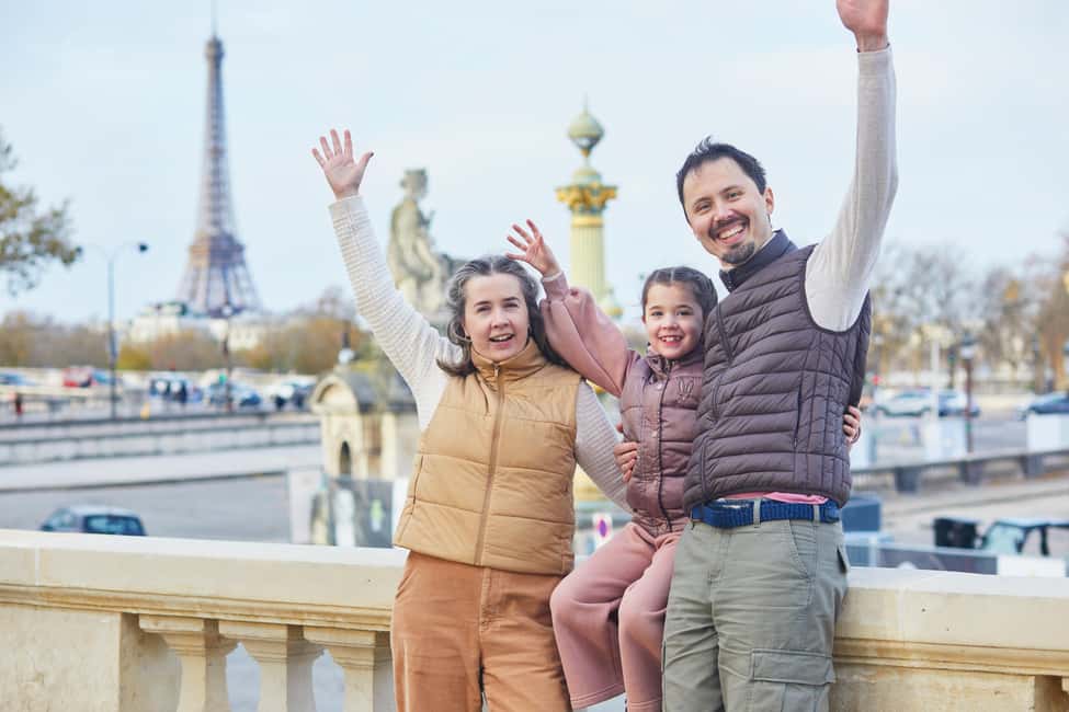 Paris: Private Full Day Tour to Montmartre & Eiffel Tower - Sacré-Cœur and the hilltop flow: views with guided orientation