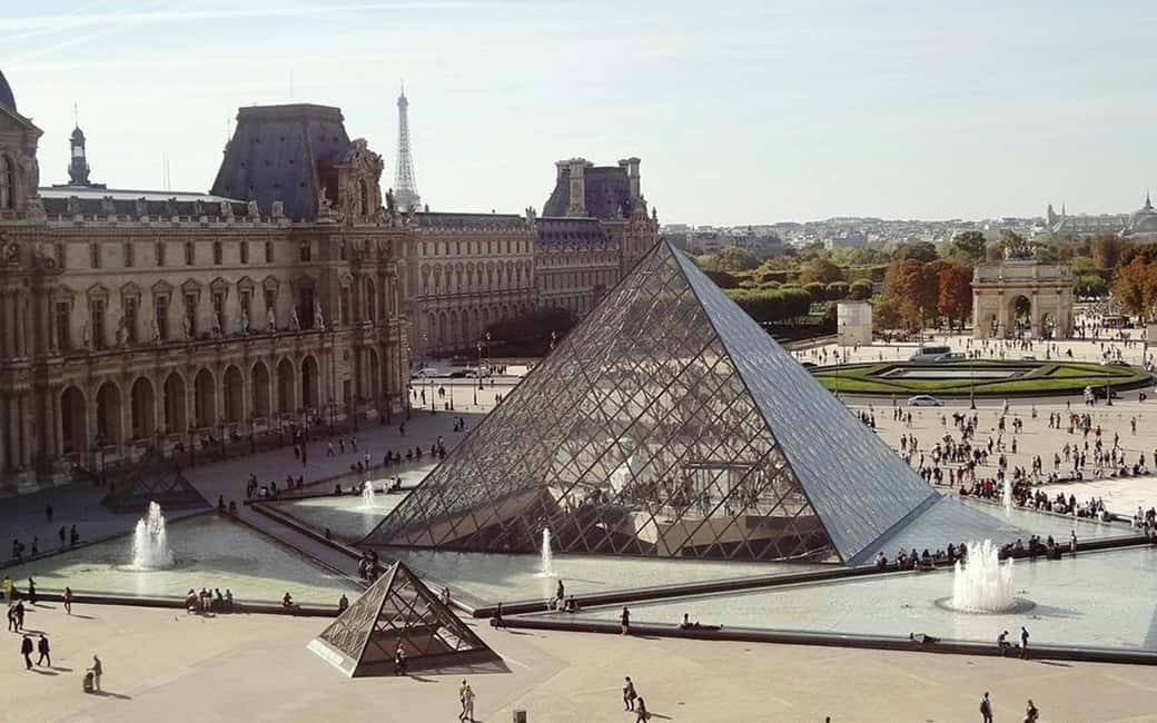 Paris: Private Full or Half-Day Sightseeing Tour with Local - Getting picked up in a luxury car (and why it’s worth paying for)