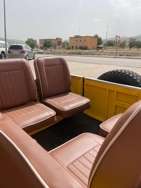 Paris: Private Guided Tour in a vintage Land Rover - Pigalle, Moulin Rouge, and the 9th Arrondissement on the Move