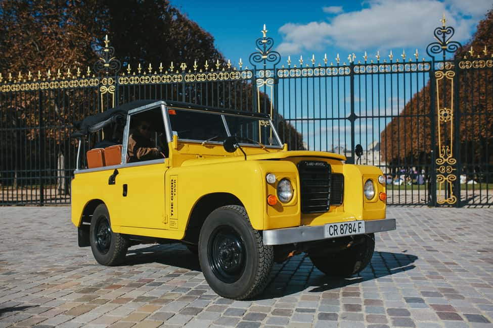 Paris: Private Guided Tour in a vintage Land Rover - Sacré Coeur Without the Long Setup, Plus the View Advantage