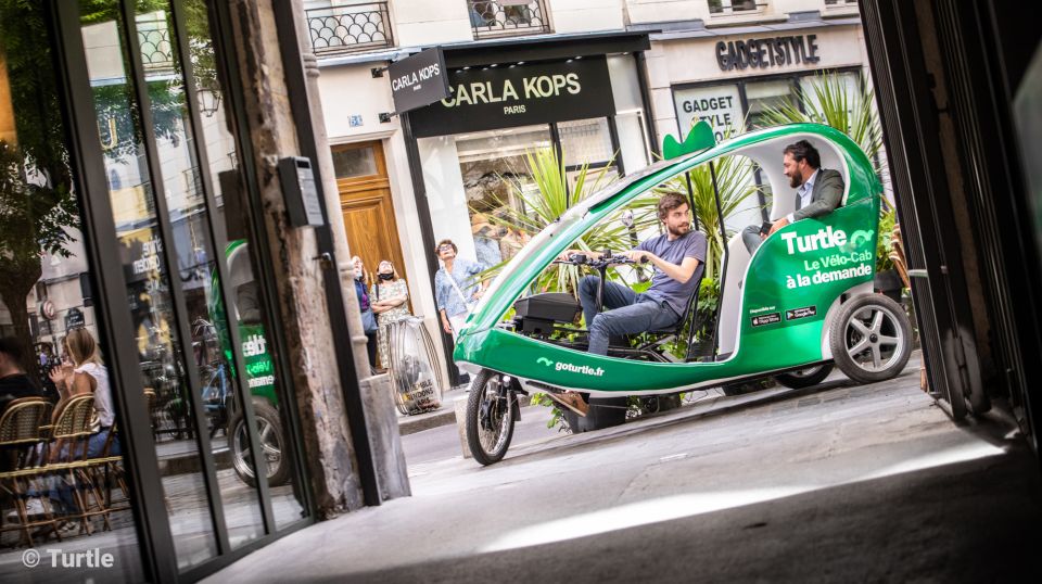 Paris : Private guided tour in Rickshaw bike - Napoléon - Why a Napoléon-style pedicab tour feels different from the usual sightseeing