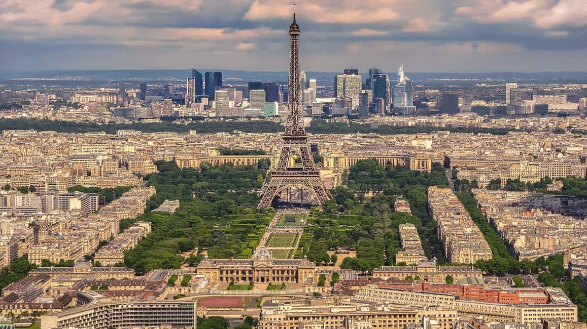Paris: Private Layover Tour with Airport Pickup & Dropoff - Pickup and dropoff from Orly or Charles de Gaulle (and finding your driver)