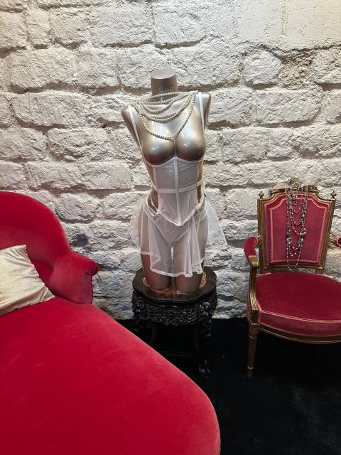 Paris: Private Lingerie Fitting activity - Small add-ons you might not expect: oils and body cream basics