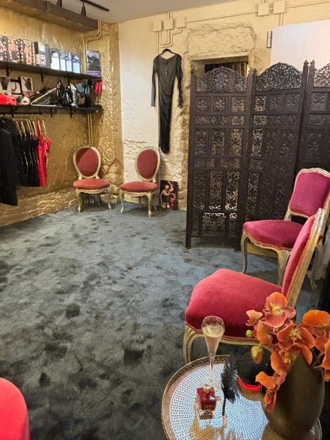 Paris: Private Lingerie Fitting activity - Entering the Red Boutique on Rue de Rennes