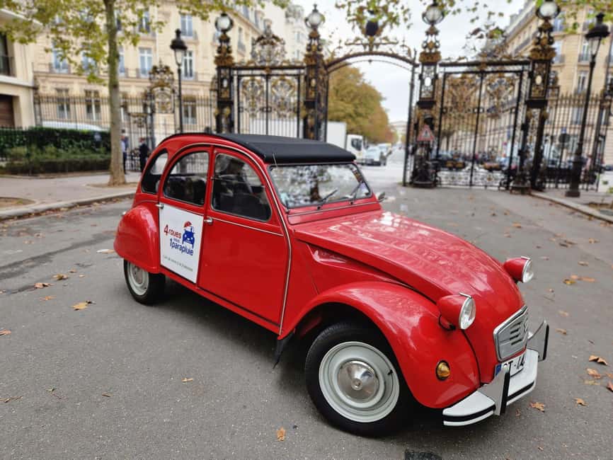Paris: Private little-known places tour in Citroën 2CV 2h - A Citroën 2CV is the best excuse to slow Paris down