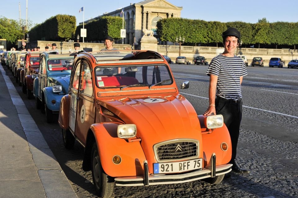 Paris: Private little-known places tour in Citroën 2CV 2h - Comfort notes for a small, open-air classic