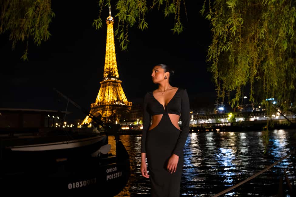 Paris: Private Photoshoot near any chosen Landmark - Posing help that makes photos feel natural