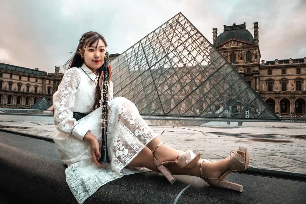 Paris: Private Photoshoot near any chosen Landmark - Price and value: $94 for a private pro + editing