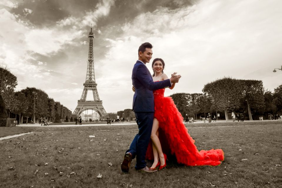Paris: Private Professional Photo Shoot - Price and group value: $470 and what you should check