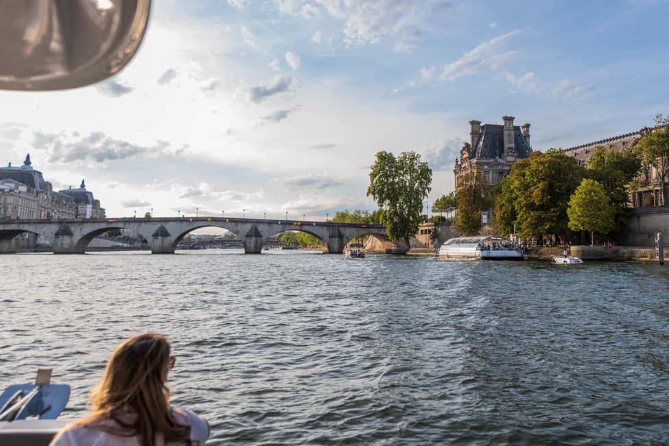 Paris: Private Seine River Cruise - Place du Trocadéro and the second Eiffel Tower pass