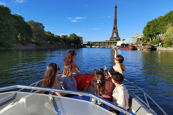 Paris Private Seine River Cruise with your Captain Guide - Local Life on the Water: House Boats Along the Seine