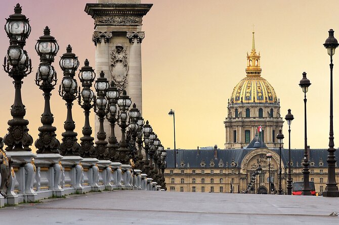 Paris Private Sightseeing Guided Tour by Electric Rickshaw - Comfort and what a covered rickshaw actually means