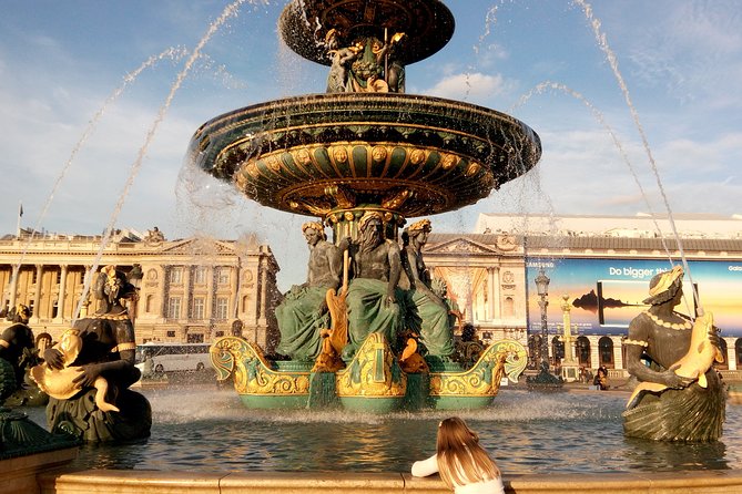 Paris Private Tour: Highlights, Top Quarters & Eiffel Tower - Île Saint-Louis: the smaller island with a different Paris rhythm