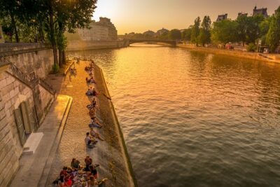 Paris Private Tour: Highlights, Top Quarters & Eiffel Tower - Saint-Paul Saint-Louis church and the Sens Hotel view (the “full option” moment)
