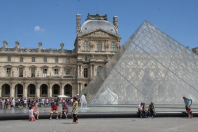 Paris: Private Tour with a Local Guide - Montmartre’s cobblestones and art-meets-village vibe