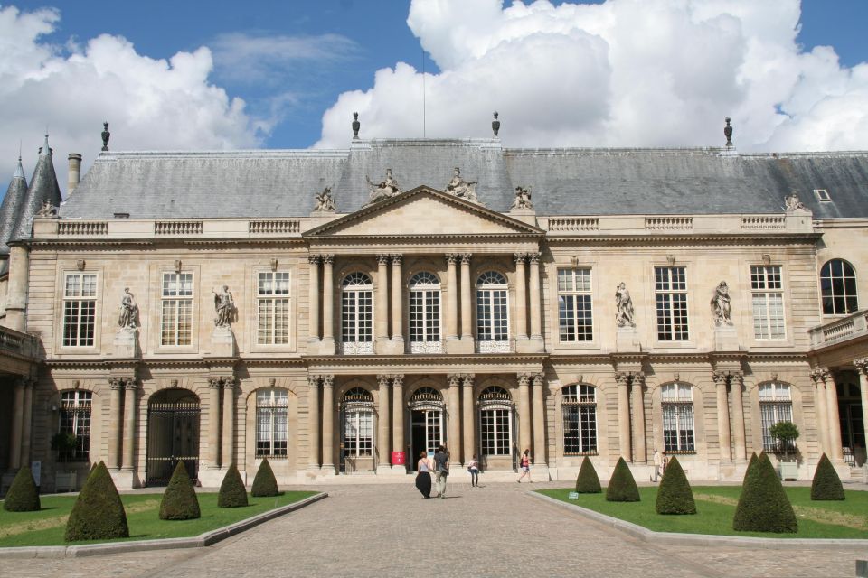 Paris: Private Tour with a Local Guide - Eiffel Tower and Champs-Élysées: iconic sights without losing the day
