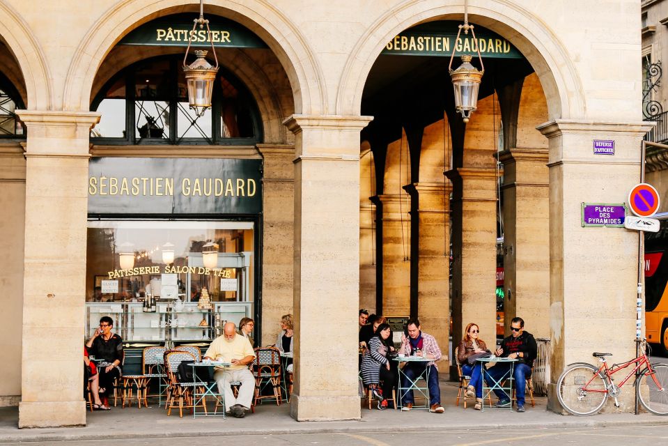 Paris: Private Tour with Locals – Highlights & Hidden Gems - Guide quality: why names like Gelsomina, Paolo, and Basil show up in the feedback