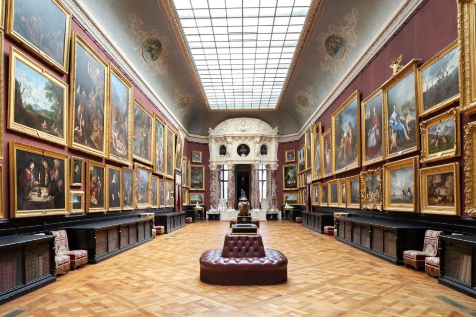 Paris: Private transfer Château Chantilly van 7 places 5H - Private 7-seater van: the real advantage on the Paris-to-Chantilly run