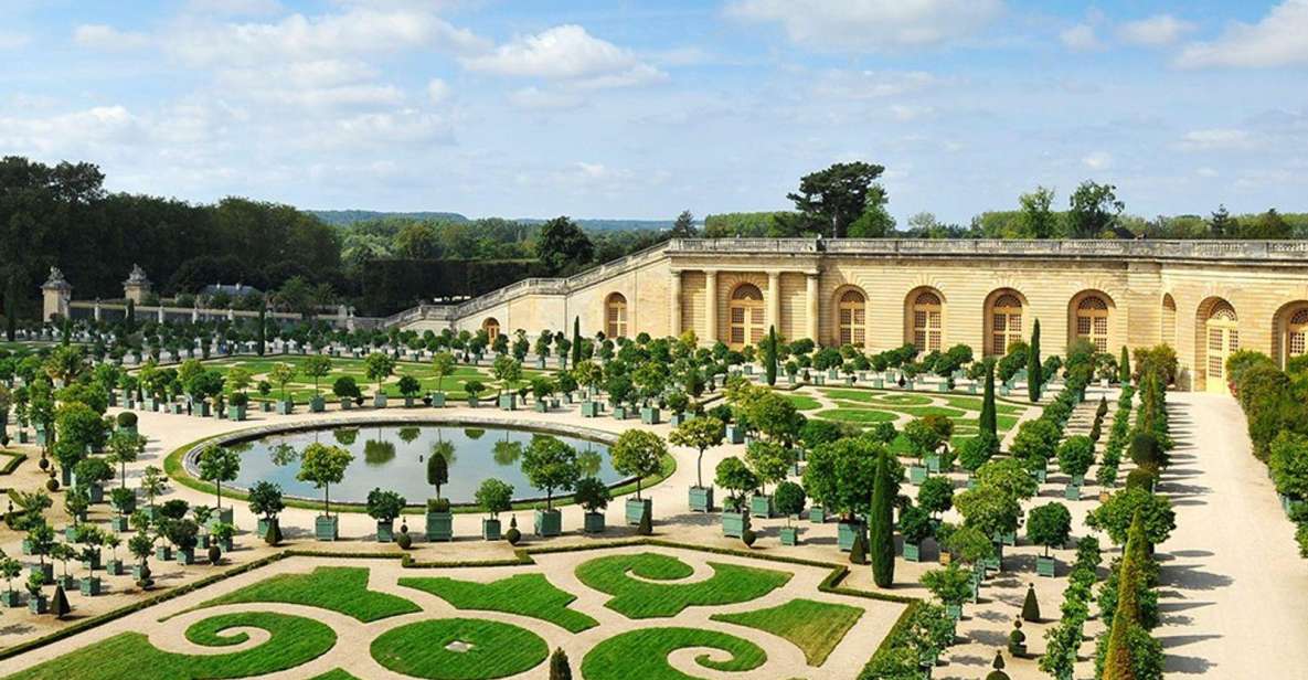 PARIS: Private transfer Château Versailles van 7 people 4H - Comfort and practical support: languages and accessibility