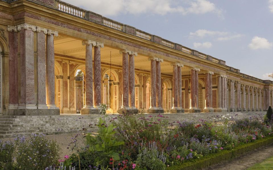 PARIS: Private transfer Château Versailles van 7 people 4H - The no-show issue you should take seriously