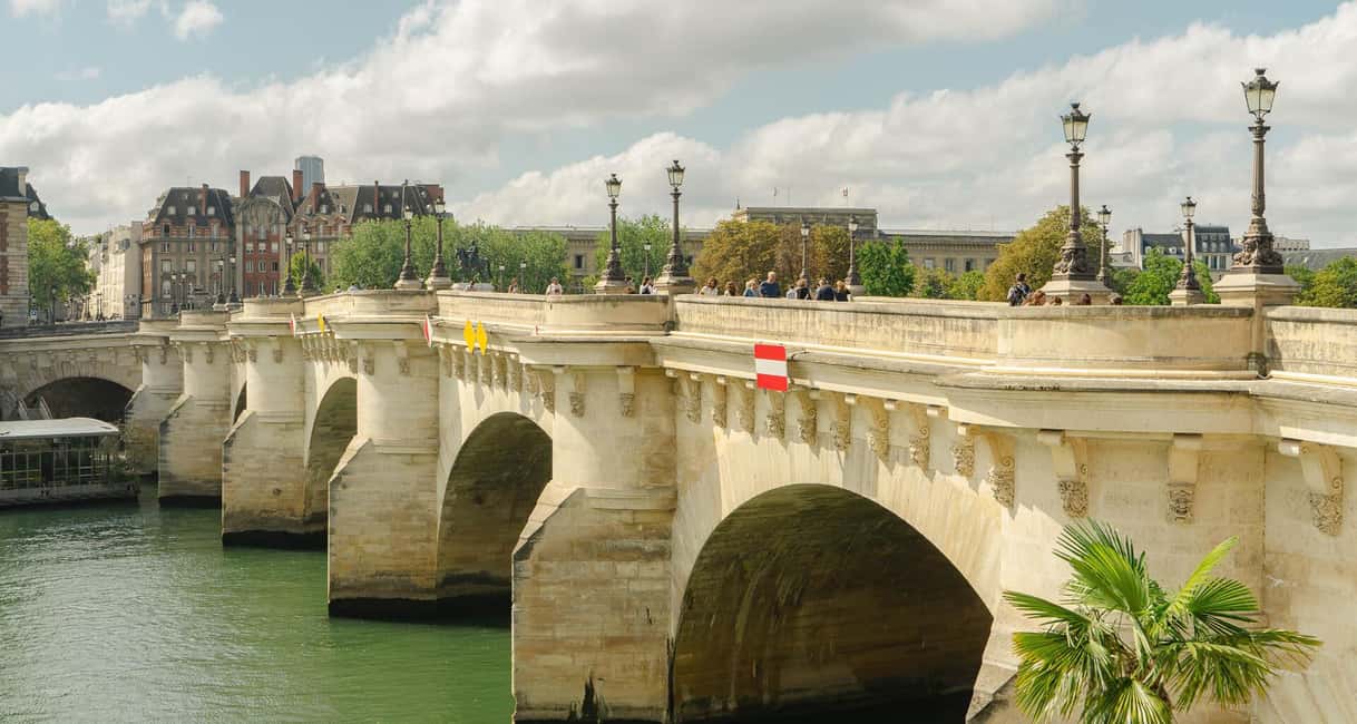 Paris: Private Walking Guided Tour of City's Highlights - Key things I’d plan around