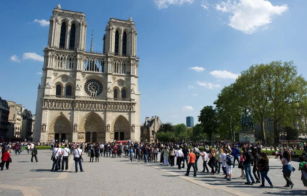 Paris: Private Walking Guided Tour of City's Highlights - The real value of a private Paris highlights walk