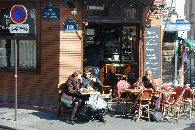 Paris Private Wine Tasting and Walk - Champagne option: what changes and what food to plan for
