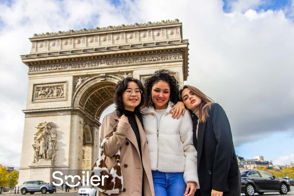 Paris: Professional Photoshoot at the Arc de Triomphe - How you receive your photos (and what you should expect)
