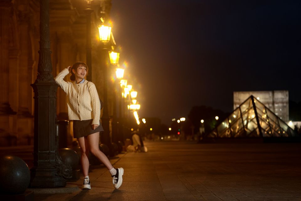 Paris: Professional Photoshoot with 300+ Photos + 1 present - The Surprise +1 Gift Photo (A Small Thing With Big Value)