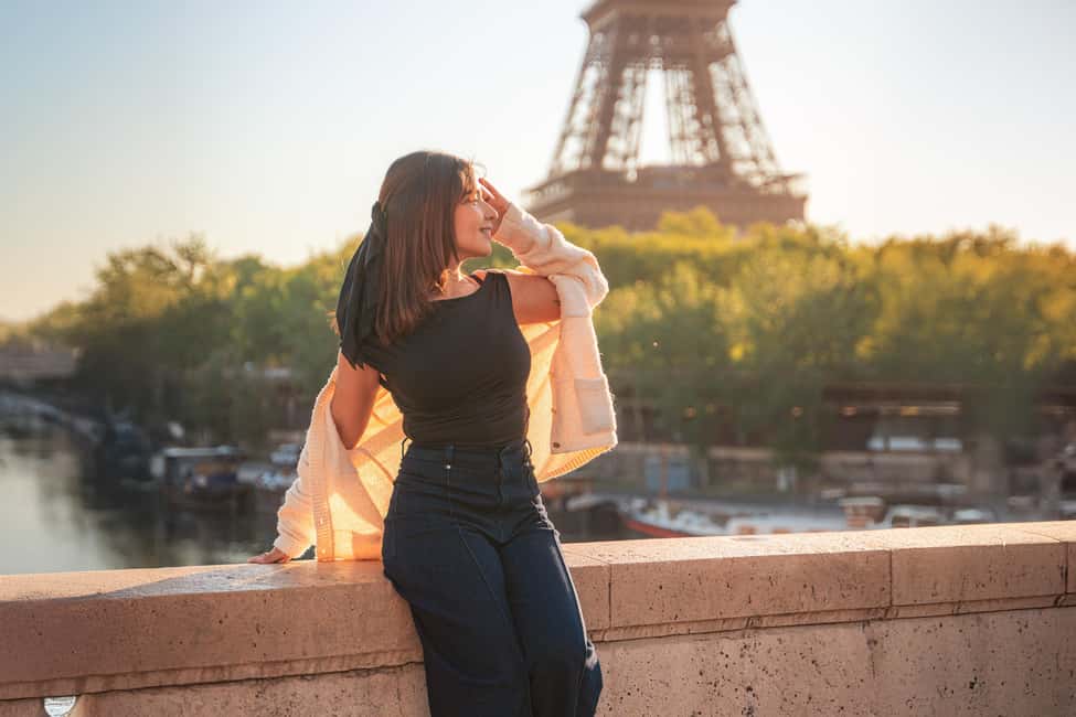 Paris: Professional Photoshoot with the Eiffel Tower - Why This Beats the Usual Eiffel Tower Selfie Plan