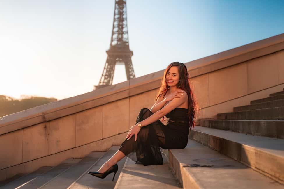 Paris: Professional Photoshoot with the Eiffel Tower - What You Should Bring (and What to Wear)