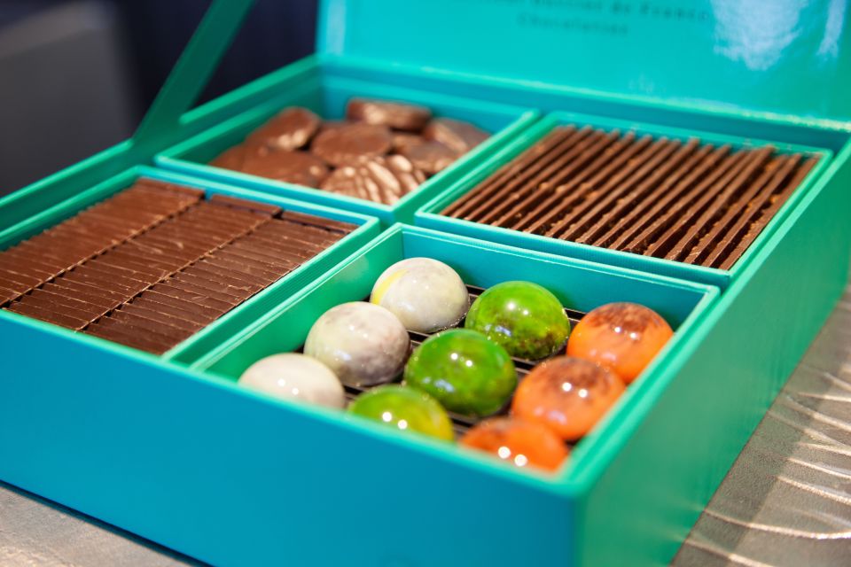 Paris: Pure Chocolate Walking Tour - Group Size, Guide Style, and the Practical Perks