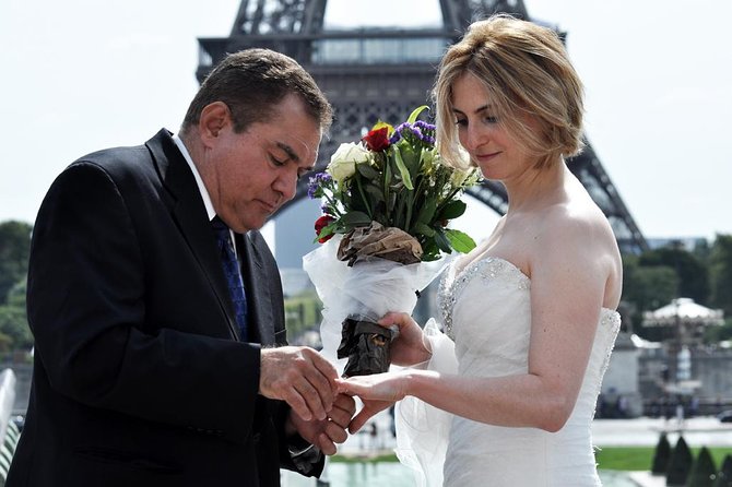 Paris Renew Your Wedding Vows Experience with Professional Photographer - Key Things That Make This Vow Renewal Worth It