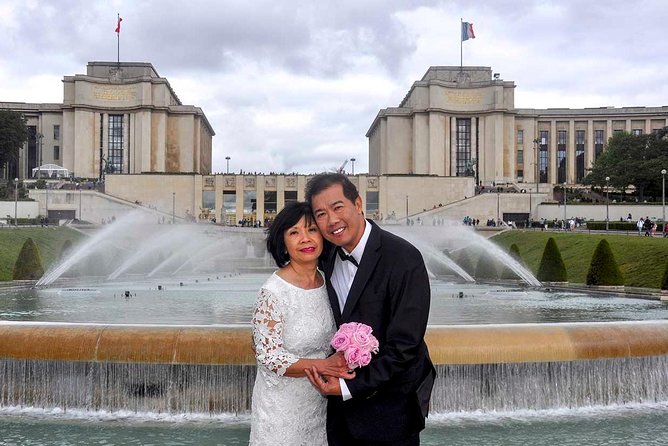 Paris Renew Your Wedding Vows Experience with Professional Photographer - Meeting at Entrance 2: How the 2 Hours Usually Flow