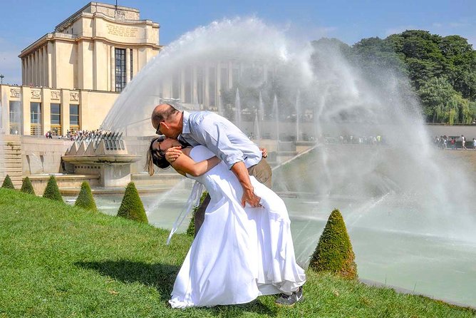Paris Renew Your Wedding Vows Experience with Professional Photographer - Practical Tips to Make Your Session Go Smoothly