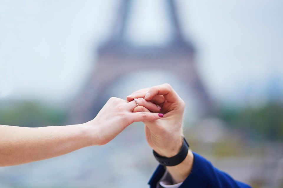 Paris: Romantic Photoshoot for Couples - Who this Paris couples photoshoot suits best