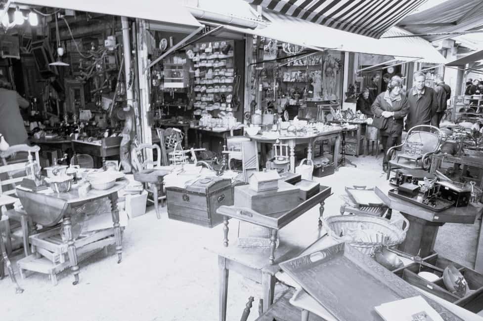 Paris: Saint Ouen Flea Market Guided Tour - 90 Minutes of Walking, Plus Time to Keep Shopping Your Way