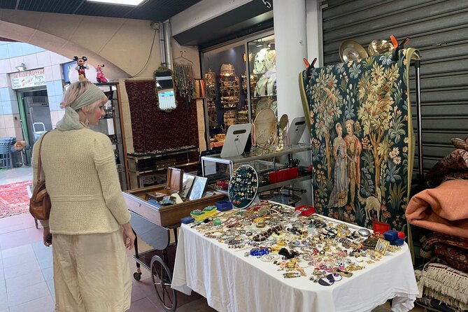 Paris: Saint Ouen Flea Market Guided Tour with Local Guide - Why Saint-Ouen Feels Like a Paris Side Street Adventure