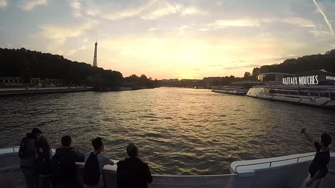 Paris : Scenic Cruise on the Seine River with Champagne - The Smartphone Audioguide: What It Adds (Beyond Facts)