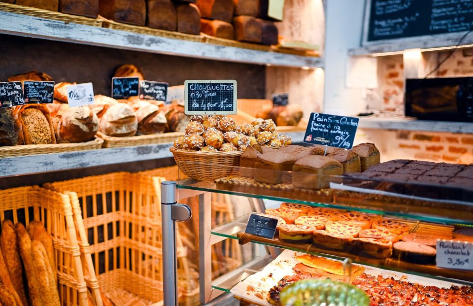 Paris: Secret Food of Le Marais Walking and Tasting Tour - The Jewish District Bite: Fresh Falafels as a Turning Point