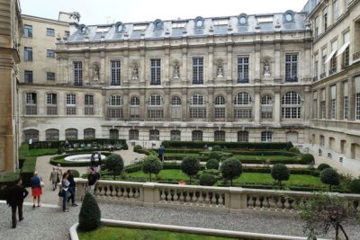 Paris Secret Gardens 1.30 hour long Walking Tour - What you’re really paying for: the guide + the route