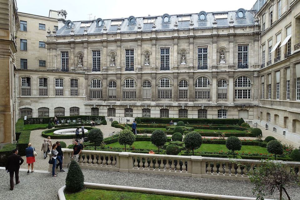 Paris Secret Gardens 1.30 hour long Walking Tour - What you’re really paying for: the guide + the route