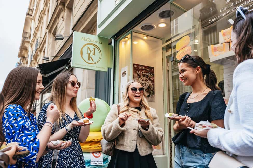 Paris: Seine Cruise and Macaron Tasting by the Eiffel Tower - A 1-hour Seine cruise that helps your Paris day click