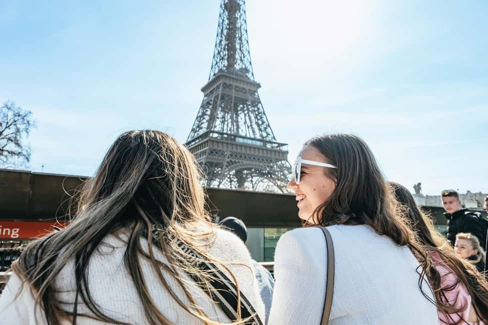 Paris: Seine Cruise and Macaron Tasting by the Eiffel Tower - The macaron tasting at MAKDAMIA: simple, structured, and on your schedule