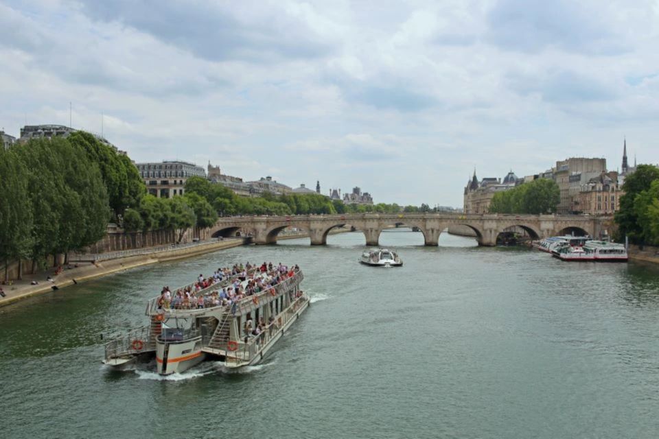 Paris: Seine Cruise with Snack/Optional Eiffel Tower Ticket - Where you start matters: meeting point and time windows
